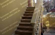 Бетонная лестница для дачи