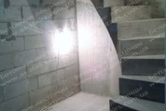Драгоманова бетонная лестница в доме